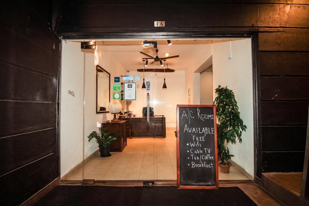 Aca Accommodation Коломбо Экстерьер фото