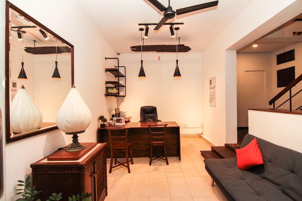 Aca Accommodation Коломбо Экстерьер фото