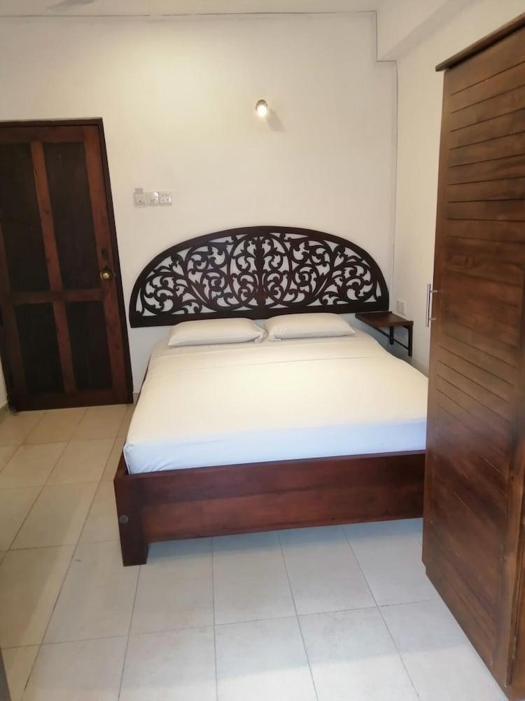 Aca Accommodation Коломбо Экстерьер фото