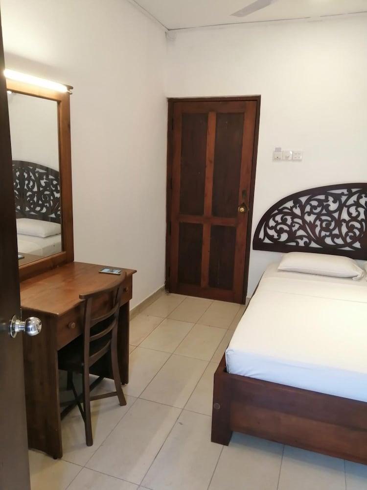 Aca Accommodation Коломбо Экстерьер фото