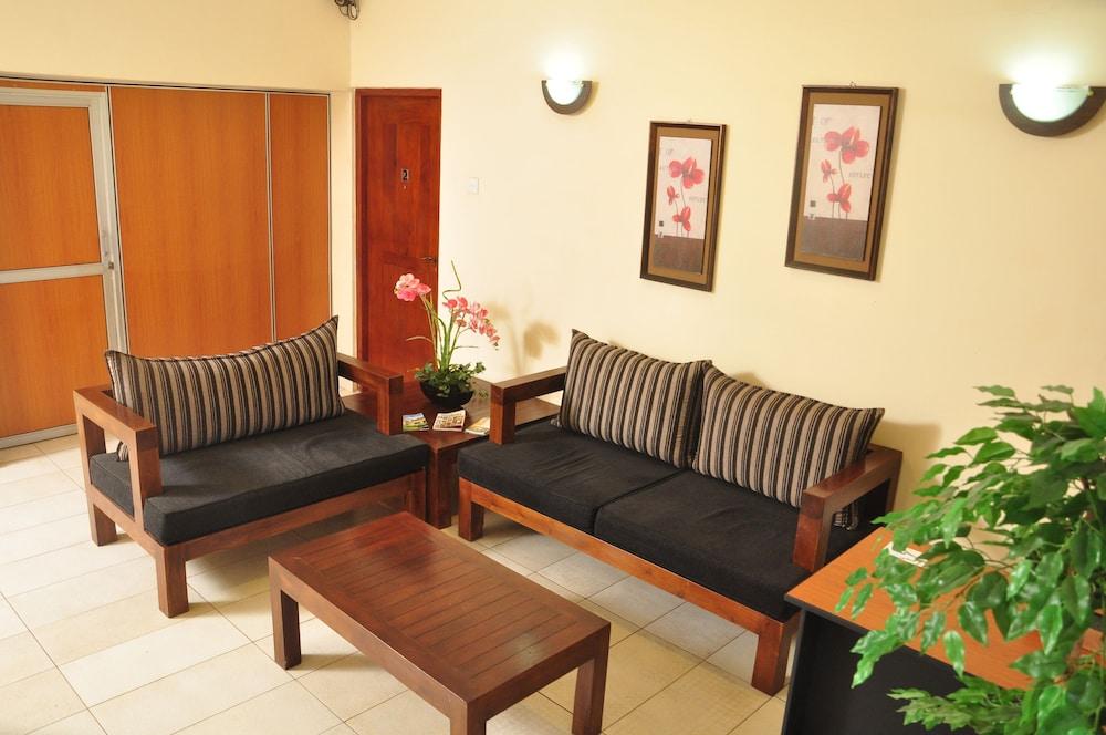Aca Accommodation Коломбо Экстерьер фото